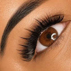 Mega Volume Lashes by Candace