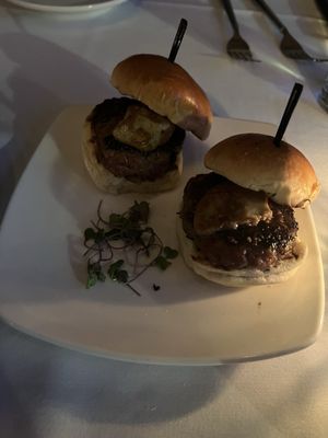 Queenie's Steakhouse by null
