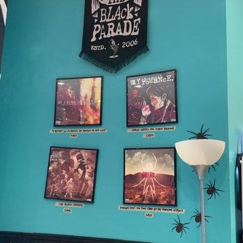 Melted Vinyl Coffee - Love it vintage decor in this code place - Coffee & Tea Near Me - Brea, California