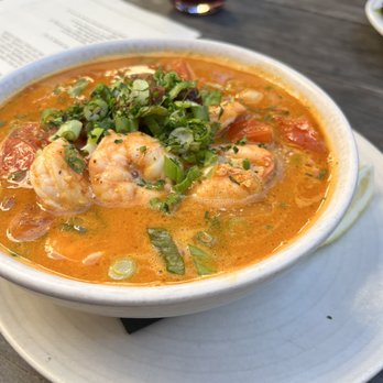 OSO Sonoma - Shrimp and cheese grits - New American Near Me - Sonoma, California OSO Sonoma - Shrimp and cheese grits - New American Near Me - Sonoma, California