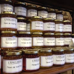 Leopold - La boutique fait aussi épicerie, il y a pleins de jolies choses à découvrir !
