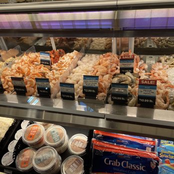 Giant Eagle - Market District - he seafood section - Grocery Near Me - New Albany, Ohio Giant Eagle - Market District - he seafood section - Grocery Near Me - New Albany, Ohio