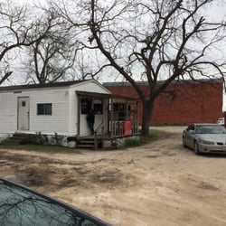 Pigout Barbeque - Pickup window