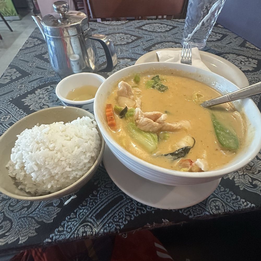 Tara Thai Cuisine - I ordered the Sedona Heat wave with chicken and shrimp. - Thai Near Me - Sedona, Arizona Tara Thai Cuisine - I ordered the Sedona Heat wave with chicken and shrimp. - Thai Near Me - Sedona, Arizona