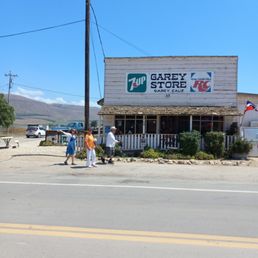 Great place to stop for lunch! Great place to stop for lunch!