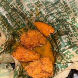 This is supposed to be buffalo flavor but the sauce looks old and gross. This is supposed to be buffalo flavor but the sauce looks old and gross.