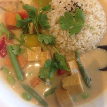 Veggiebowl - Vegetarian curry with brown rice - Vietnamese Near Me - Vancouver, British Columbia Veggiebowl - Vegetarian curry with brown rice - Vietnamese Near Me - Vancouver, British Columbia