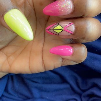 Kelly Nails & Spa - Nails by Hani - Eyelash Service Near Me - Rialto, California