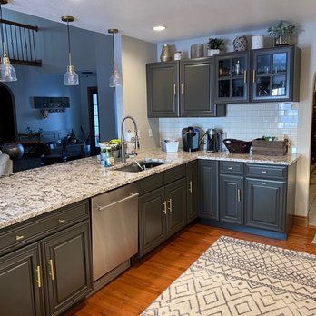 B&B Stonework  - Kitchen breakfast bar....check out that granite!! - Home Decor Near Me - Champaign, Illinois
