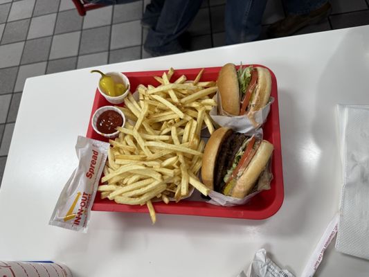 In-N-Out Burger by null
