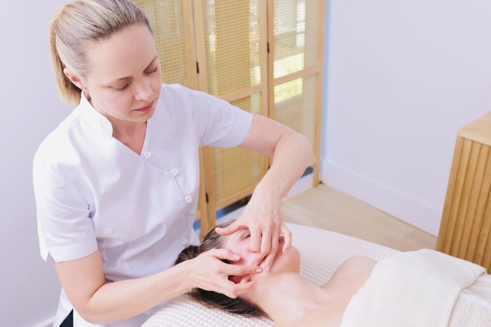 ellistic skin + wellness Logo