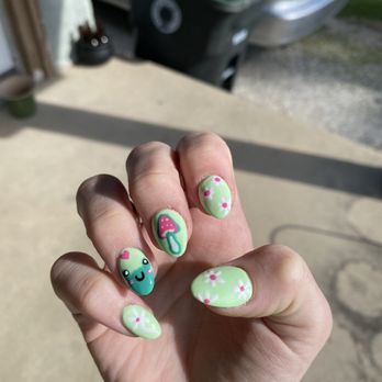 Nail Art - my right hand - Nail Salons Near Me - Muncie, Indiana