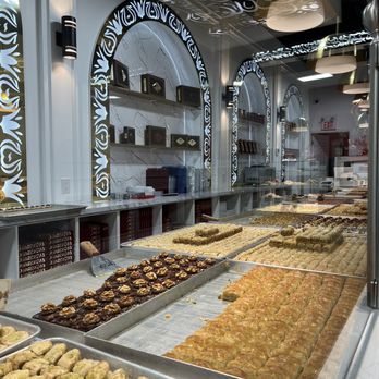 Crown Pastries - Bakeries Near Me - Toronto, Ontario