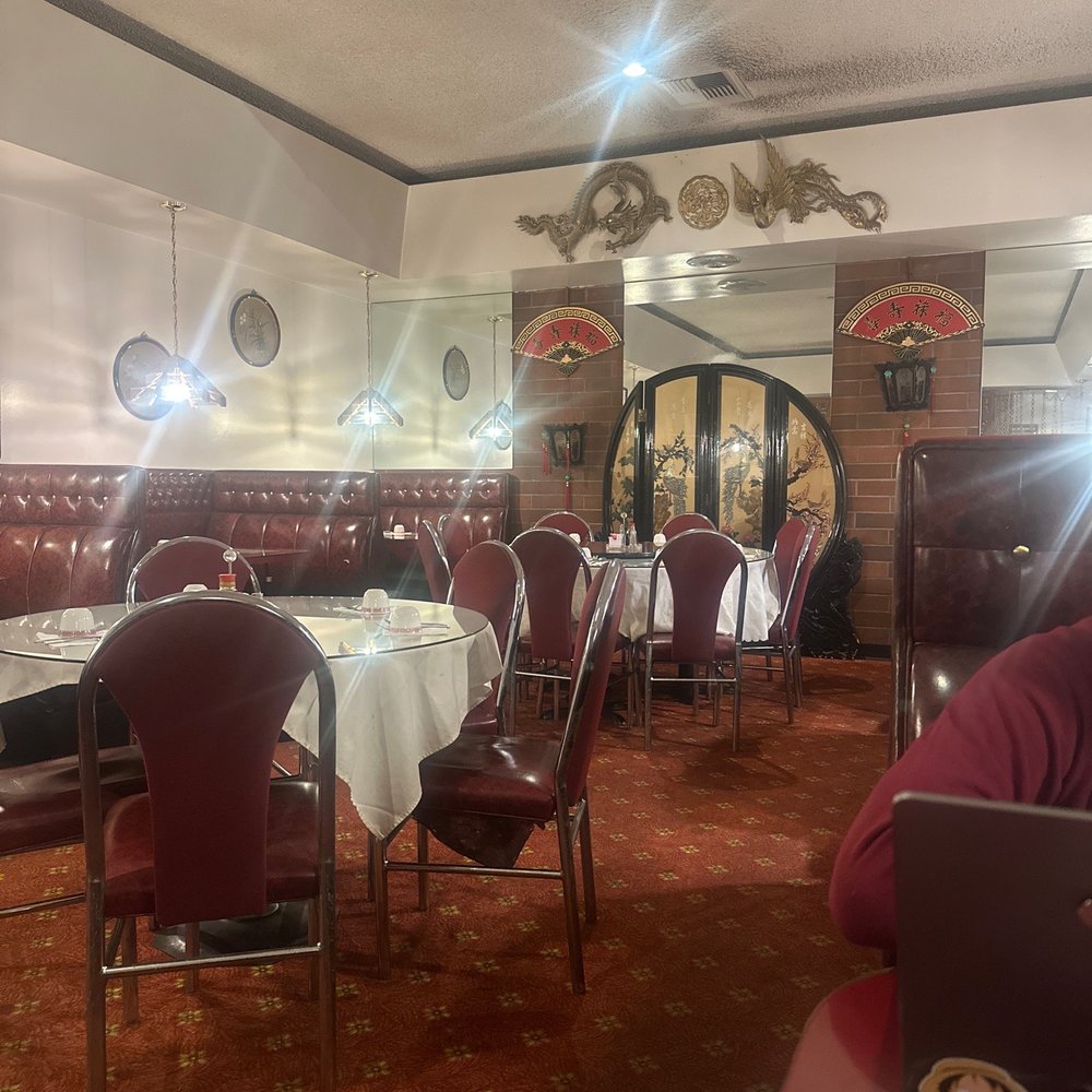 Peking House - Inside - Chinese Near Me - Shoreline, Washington