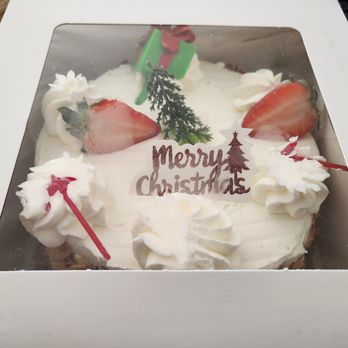Le Paris Brest Cafe - Strawberry Cream Cake - Patisserie/Cake Shop Near Me - Henderson, Nevada