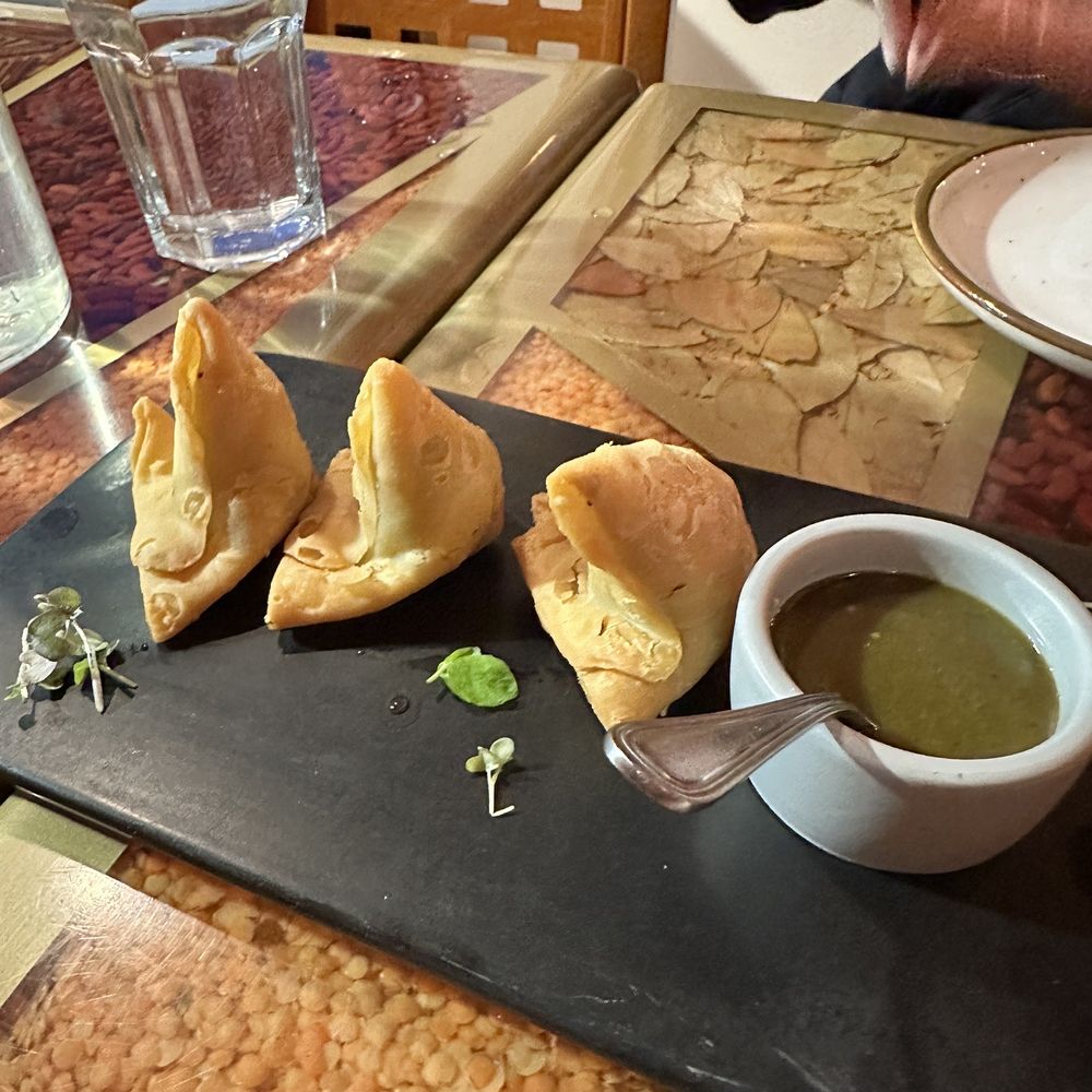 Samosas Samosas