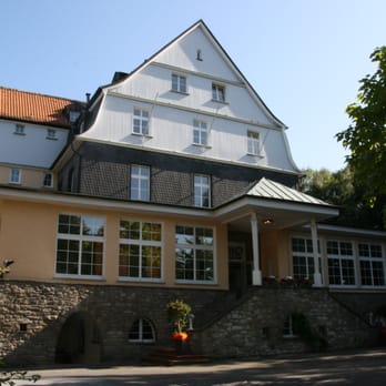Lindgren Immobilien - Margarethenhof - Real Estate Agents Near Me - Königswinter, NW