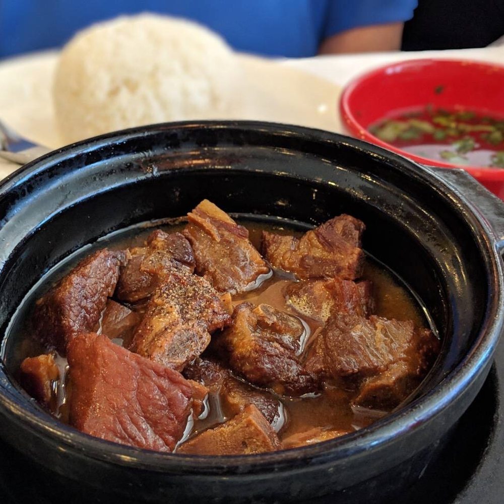 Mon Viet Cafe - Com Suon Non Kho To (Caramelized Spared Pork Ribs in a clay pot) - Vietnamese Near Me - Arlington, Texas Mon Viet Cafe - Com Suon Non Kho To (Caramelized Spared Pork Ribs in a clay pot) - Vietnamese Near Me - Arlington, Texas