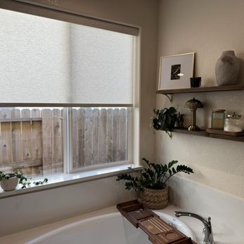 SSS Blinds - Bathroom - Shutters Near Me - Sacramento, California SSS Blinds - Bathroom - Shutters Near Me - Sacramento, California