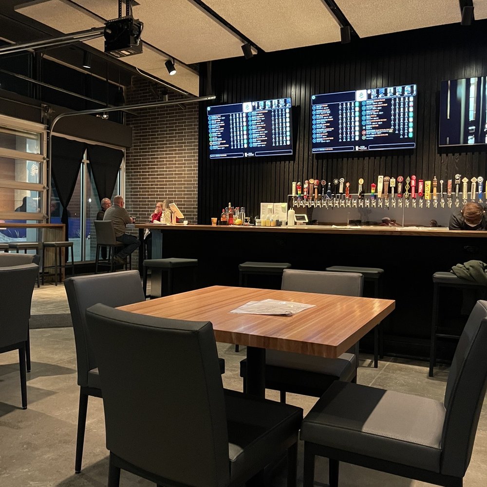 Heights Draft Room - inside - Beer Bar Near Me - La Vista, Nebraska