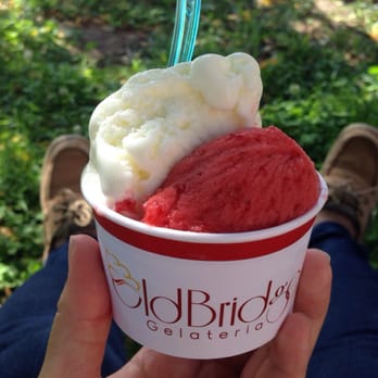 Old Bridge - Strawberry and yogurt - Ice Cream & Frozen Yogurt Near Me - Rome, RM Old Bridge - Strawberry and yogurt - Ice Cream & Frozen Yogurt Near Me - Rome, RM