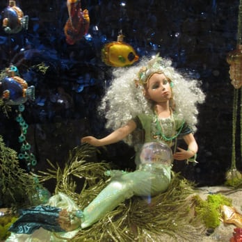 Marisa's Fantasia - Undersea window display - Flowers & Gifts Near Me - Petaluma, California Marisa's Fantasia - Undersea window display - Flowers & Gifts Near Me - Petaluma, California