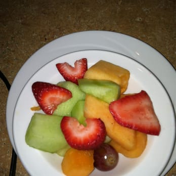 Café Central - Small mixed fruit cup - American Near Me - Reno, Nevada