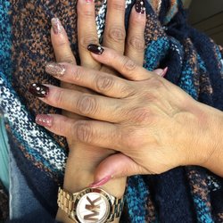 Wonder Nails - Kimberly she is very creative! 10+ excellent customer service and creativity! Very satisfied!