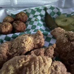 Dat Dam Good Kitchen - Three Piece Fish Basket