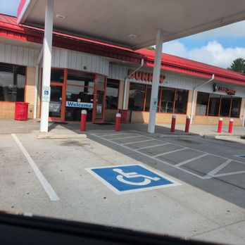 Davis Travel Center - Rest Stops Near Me - Warfield, Virginia