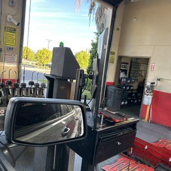 Valvoline Instant Oil Change - Oil Change Stations Near Me - Corona, California