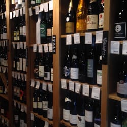 La Bodega - Wine wall