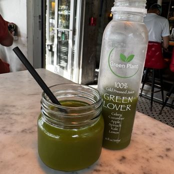 News Cafe - Green juice - Breakfast & Brunch Near Me - Miami Beach, Florida News Cafe - Green juice - Breakfast & Brunch Near Me - Miami Beach, Florida