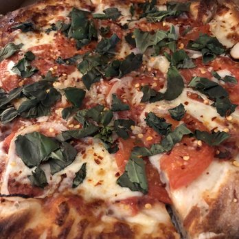 Gianni's Pizza - Margherita with tomato sauce - Italian Near Me - Monterey, California