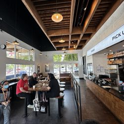 Banh Mi Station - Atmosphere