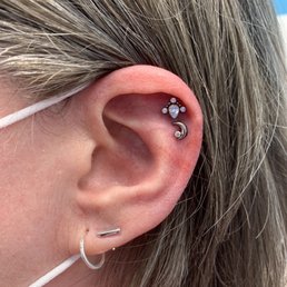 Double helix piercing by @JoeyPrixx