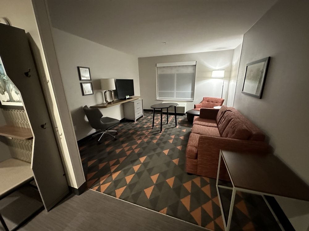 Holiday Inn & Suites Philadelphia W - Drexel Hill