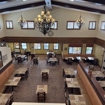 Estancia Del Sol - Dining area - Assisted Living Facilities Near Me - Corona, California Estancia Del Sol - Dining area - Assisted Living Facilities Near Me - Corona, California