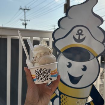 Skipper Dipper - Skipperfy cinnamon bun and monster cookie - Ice Cream & Frozen Yogurt Near Me - Long Beach Township, New Jersey