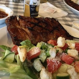 Half rack with bbq sauce, and a side salad! Half rack with bbq sauce, and a side salad!