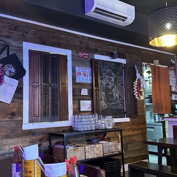 High Lúa Vietnamese Kitchen - Inside - Vietnamese Near Me - Brooklyn, New York