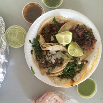 La Carreta - 4 tacos: Asada, pastor, cabesa and chorizo ($1). 4 hot sauces, marinated onion stuff and limes (request only). - Food Trucks Near Me - Santa Ana, California La Carreta - 4 tacos: Asada, pastor, cabesa and chorizo ($1). 4 hot sauces, marinated onion stuff and limes (request only). - Food Trucks Near Me - Santa Ana, California