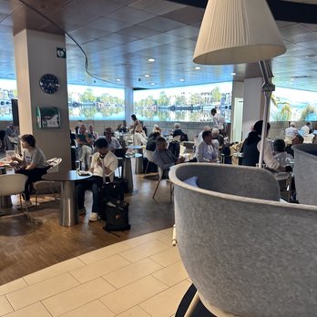 KLM Crown Lounge 52 - Airport Lounges Near Me - Schiphol, New Hampshire