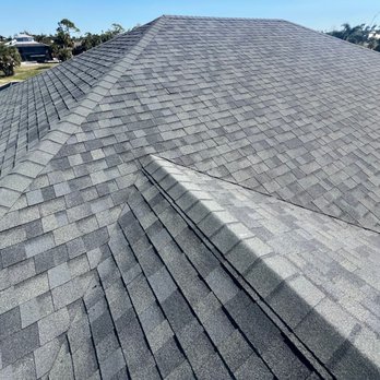 Royalty Roofing - New architectural shingle roof installed for superior durability and wind resistance--built to stand up to harsh Indiana weather - Roofing Near Me - Seymour, Indiana Royalty Roofing - New architectural shingle roof installed for superior durability and wind resistance--built to stand up to harsh Indiana weather - Roofing Near Me - Seymour, Indiana