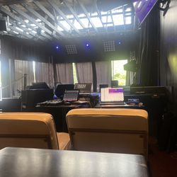 The Cache Bar - The stage