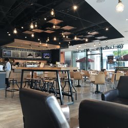 The Coffee Bean & Tea Leaf - Nice and big space