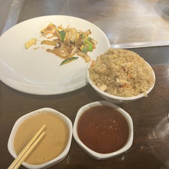 Benihana - Chef Erik's perfect chicken garlic fried rice! - Teppanyaki Near Me - Arcadia, California