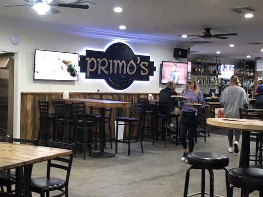 Primo's Pizzeria & Pub by null