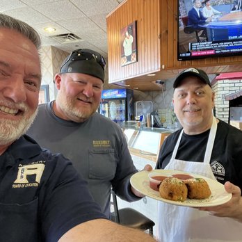 Mondo Pizza Restaurant and Catering - @BigDudrsBigFoods and Vinny from Mondo Pizza - Pizza Near Me - Randolph, New Jersey Mondo Pizza Restaurant and Catering - @BigDudrsBigFoods and Vinny from Mondo Pizza - Pizza Near Me - Randolph, New Jersey