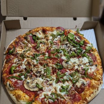 Regino's Pizza - Large pepperoni, mushrooms, and green peppers pizza - Pizza Near Me - Markham, Ontario